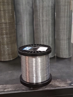 GALVANIZOVANÝ PÍPNUTÝ DRÔT 0,50 mm RÁMOVÝ NOS