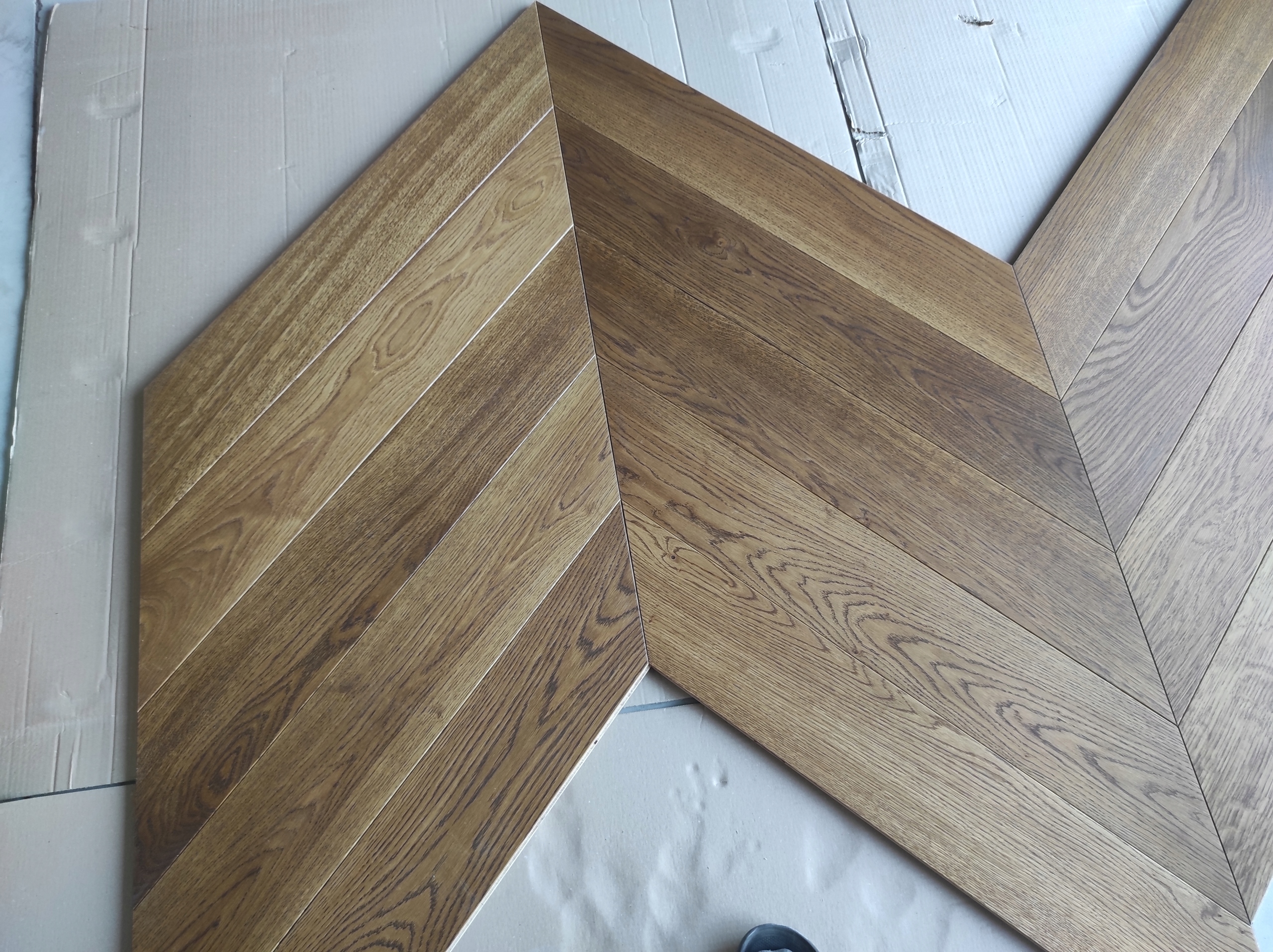 FRANCÚZSKA HERRINGBONE 14*150*840mm dubové parkety, dub